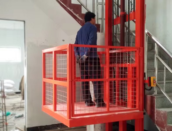 Jasa Kontraktor Lift Barang Terpercaya